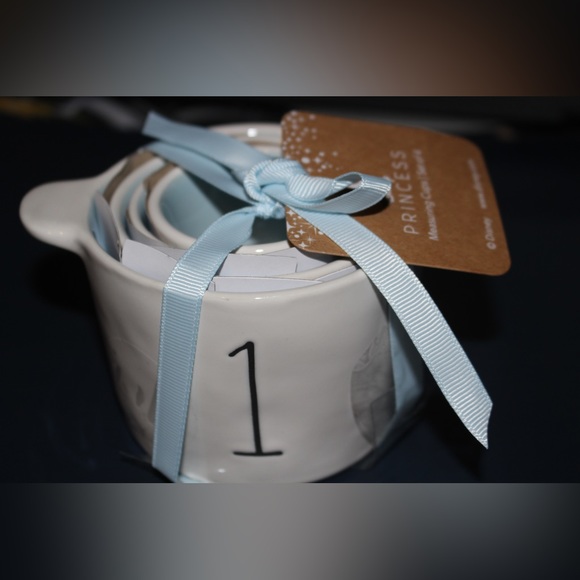 NEW Rae Dunn Cinderella Measuring Cups 🥰 - Picture 5 of 7